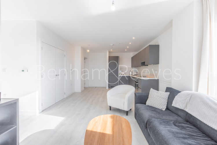1 bedroom flat to rent in East Acton Lane, Acton, W3-image 1