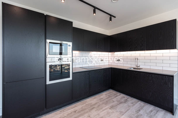 1  bedroom flat to rent in Portal Way, Acton, W3-image 2