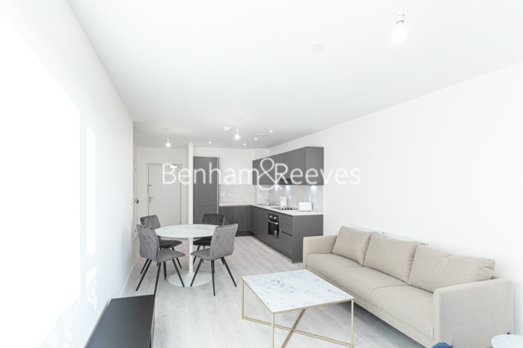 1  bedroom flat to rent in East Acton Lane, Acton, W3-image 1