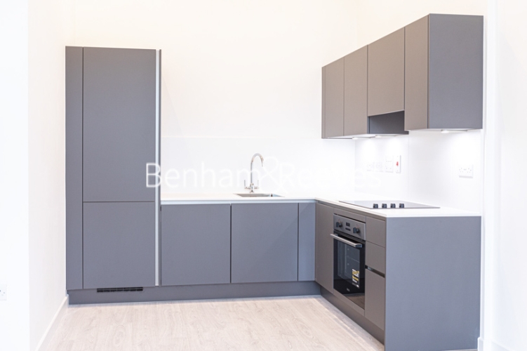 1 bedroom flat to rent in Farine Avenue, Hayes, UB3-image 2