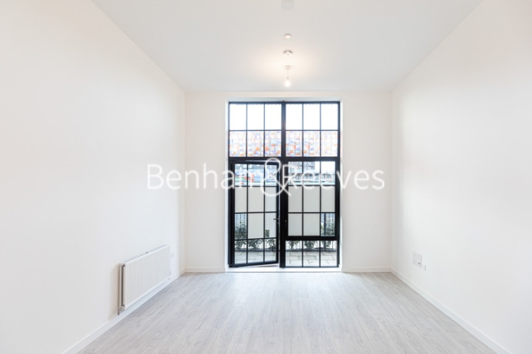 1 bedroom flat to rent in Farine Avenue, Hayes, UB3-image 12