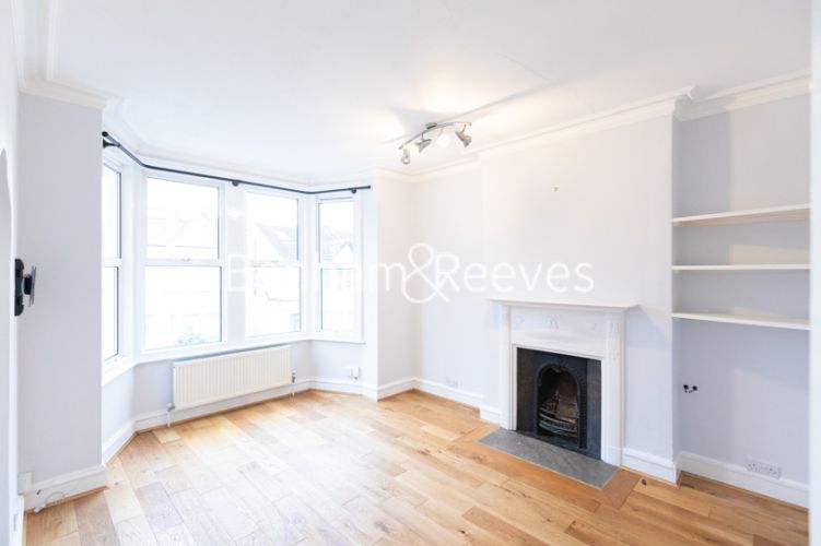 2 bedrooms flat to rent in Summerlands Avenue, Acton, W3-image 1