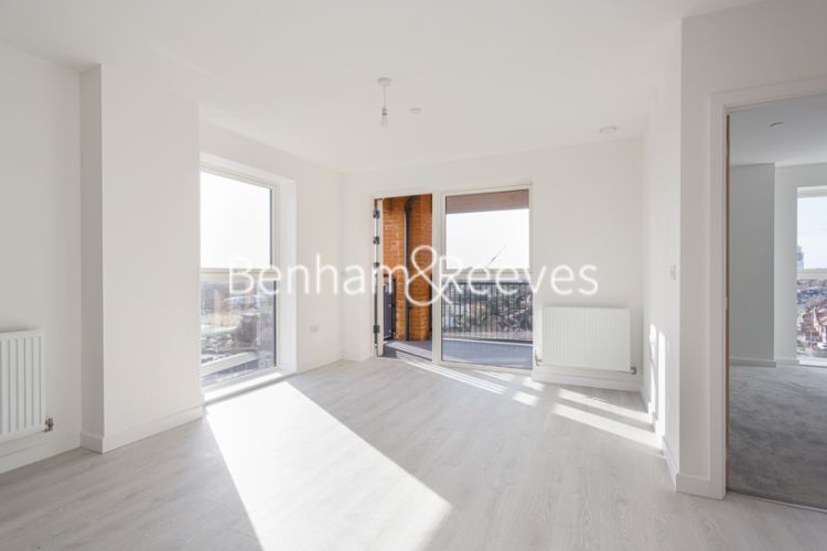 1  bedroom flat to rent in East Acton Lane, Acton, W3-image 1