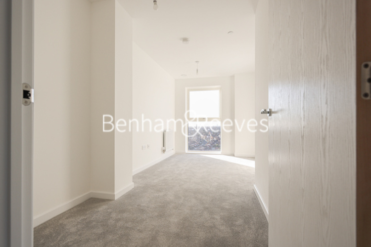 2 bedrooms flat to rent in East Acton Lane, Acton, W3-image 3