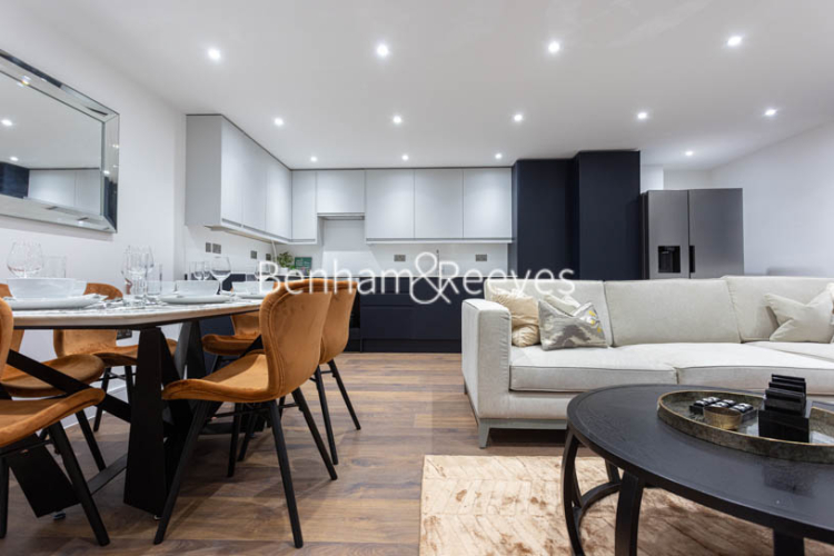 4  bedrooms flat to rent in Hillcrest Road, Acton, W3-image 20