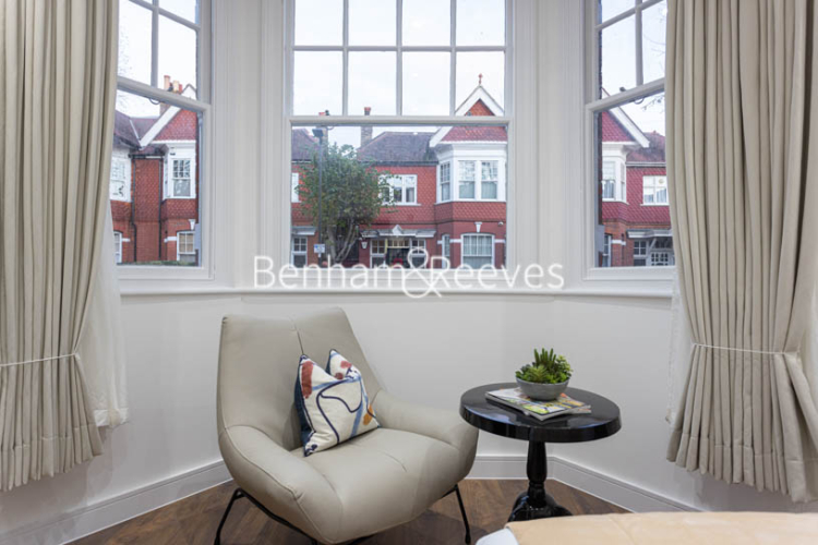 4 bedrooms flat to rent in Hillcrest Road, Acton, W3-image 26