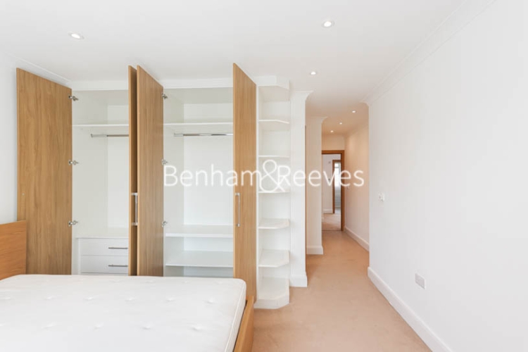4  bedrooms flat to rent in East Close, Ealing, W5-image 15