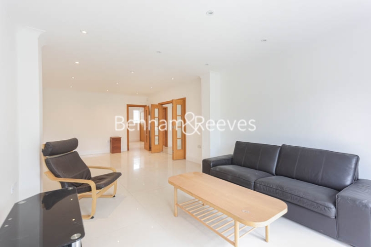 4  bedrooms flat to rent in East Close, Ealing, W5-image 18