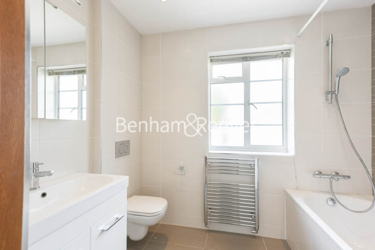4  bedrooms flat to rent in East Close, Ealing, W5-image 21