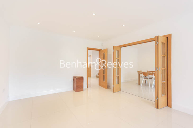 4  bedrooms flat to rent in East Close, Ealing, W5-image 27