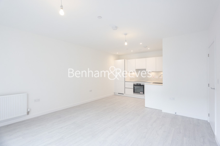 1  bedroom flat to rent in Farine Avenue, Hayes, UB3-image 1