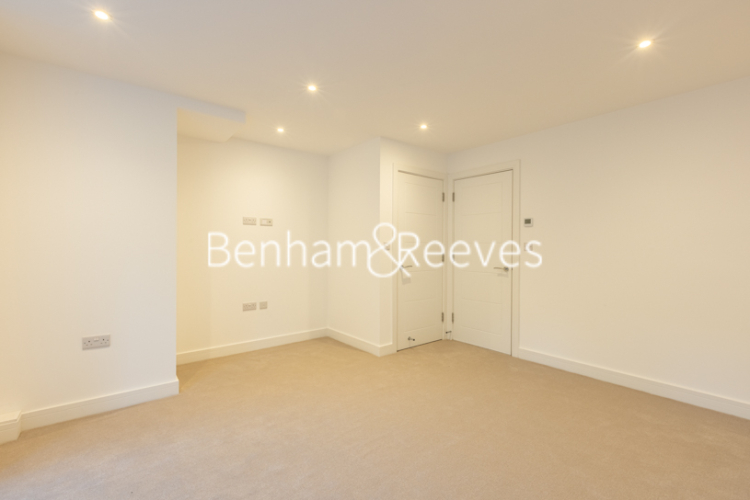 2 bedrooms flat to rent in Freeland Road, Ealing, W5-image 9