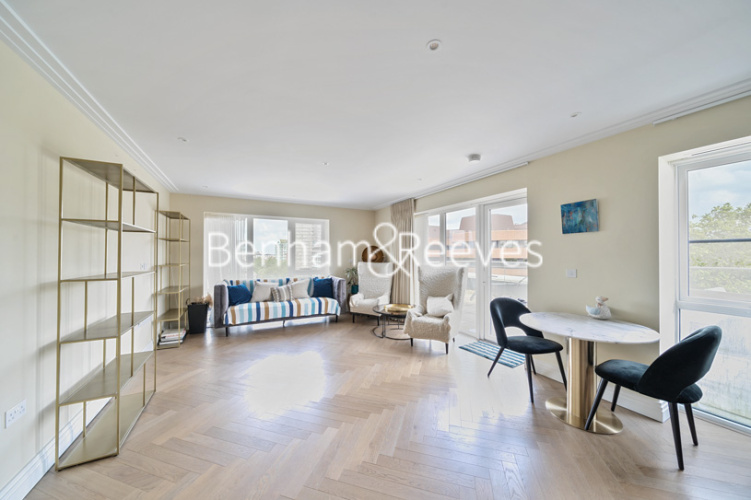 3 bedrooms flat to rent in Filmworks Walk, Ealing, W5-image 1