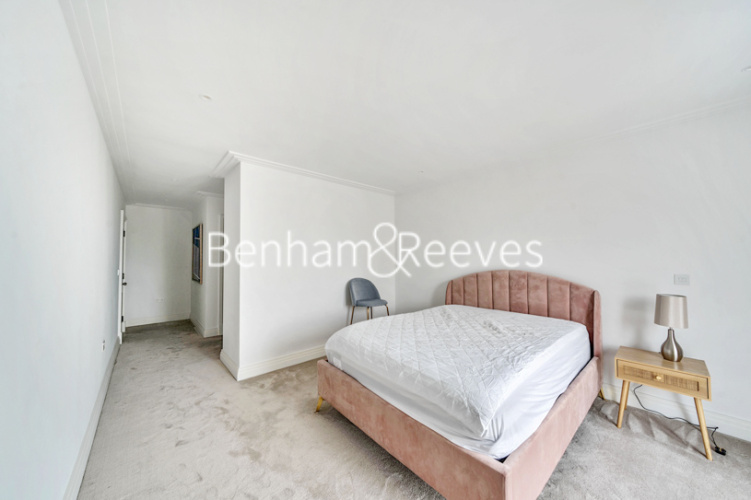 3 bedrooms flat to rent in Filmworks Walk, Ealing, W5-image 4