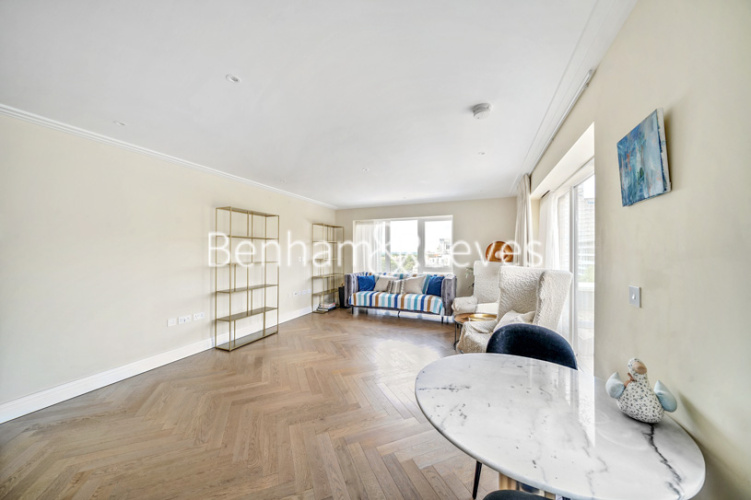 3 bedrooms flat to rent in Filmworks Walk, Ealing, W5-image 8