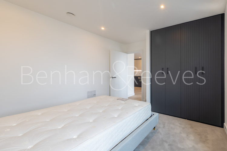 1  bedroom flat to rent in Heartwood Boulevard, Acton, W3-image 3