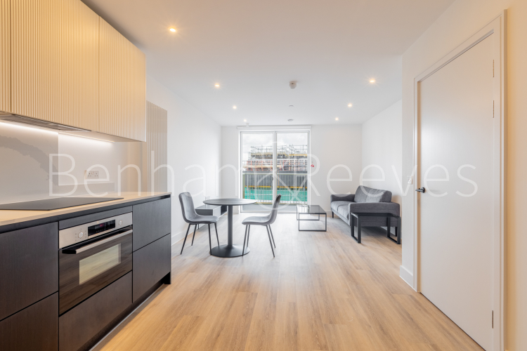 1  bedroom flat to rent in Heartwood Boulevard, Acton, W3-image 7