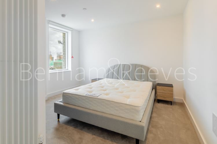 1  bedroom flat to rent in Heartwood Boulevard, Acton, W3-image 9