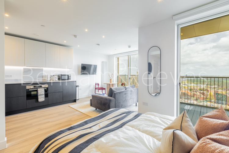 Studio flat to rent in Heartwood Boulevard, Acton, W3-image 8