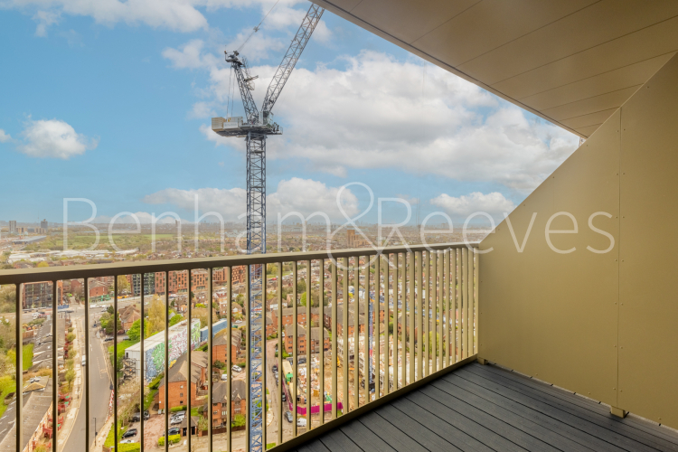 Studio flat to rent in Heartwood Boulevard, Acton, W3-image 9