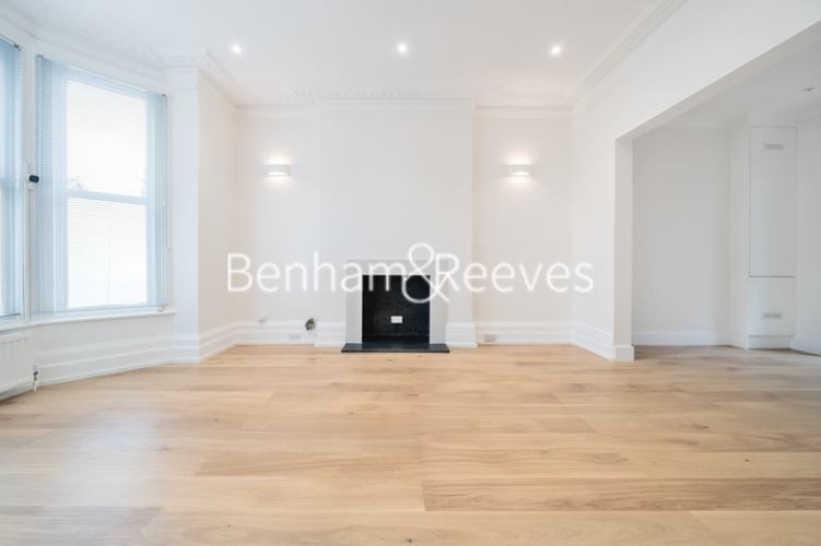 3  bedrooms flat to rent in Gordon Road, Ealing, W5-image 1