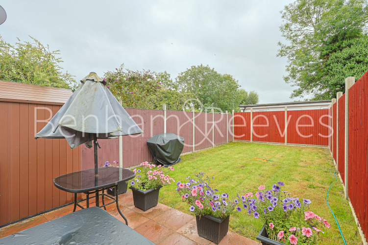 5  bedrooms house to rent in Uneeda Drive, Greenford, UB6-image 14