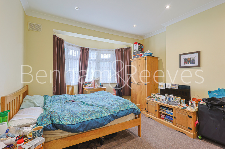 5  bedrooms house to rent in Uneeda Drive, Greenford, UB6-image 16