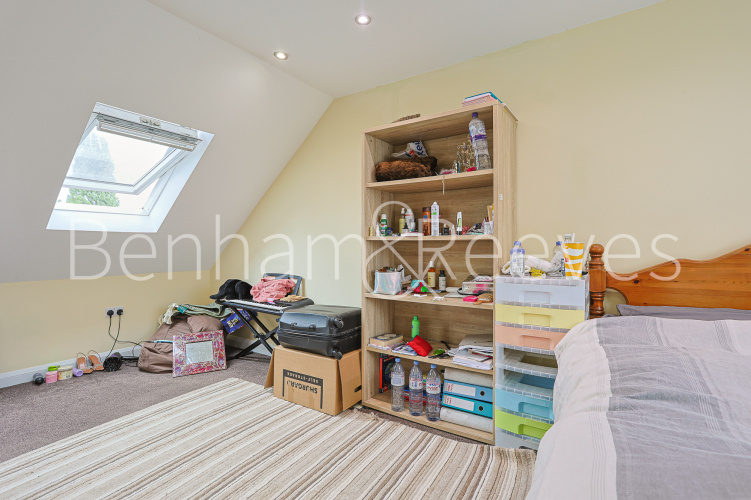 5  bedrooms house to rent in Uneeda Drive, Greenford, UB6-image 17