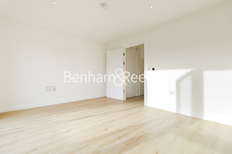 3  bedrooms house to rent in Felix Road, Ealing, W13-image 12