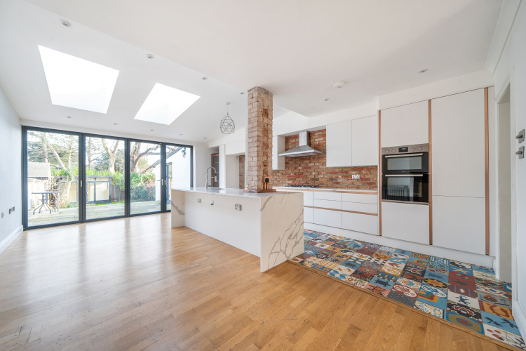 4  bedrooms house to rent in Brentmead gardens, Ealing, NW10-image 6