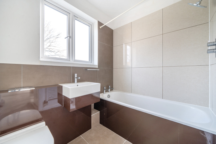 4  bedrooms house to rent in Brentmead gardens, Ealing, NW10-image 14