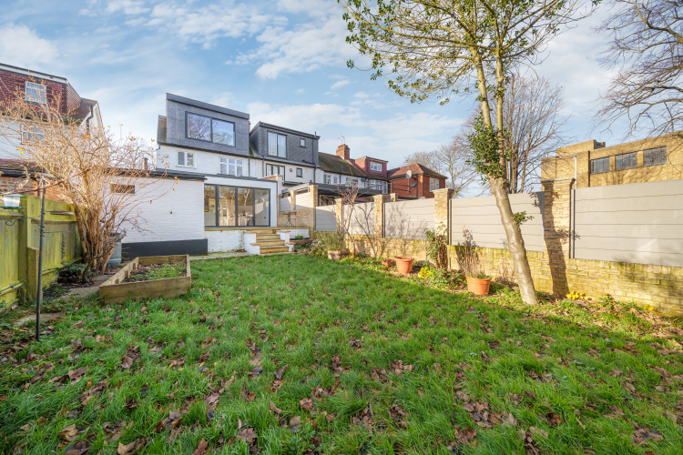 4  bedrooms house to rent in Brentmead gardens, Ealing, NW10-image 19