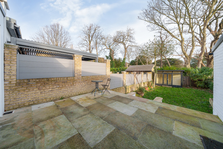 4  bedrooms house to rent in Brentmead gardens, Ealing, NW10-image 20
