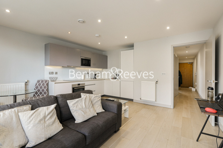 1  bedroom flat to rent in Singapore Road, Ealing W13-image 1