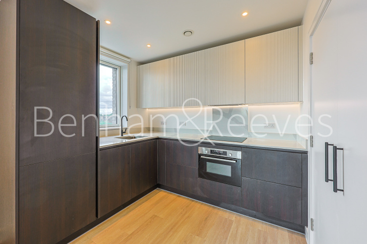 1  bedroom flat to rent in Heartwood Boulevard, Acton, W3-image 2