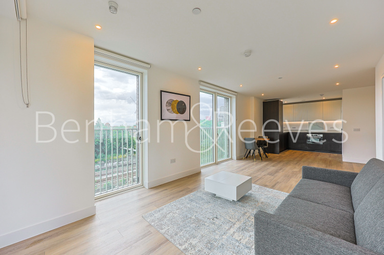 1  bedroom flat to rent in Heartwood Boulevard, Acton, W3-image 7