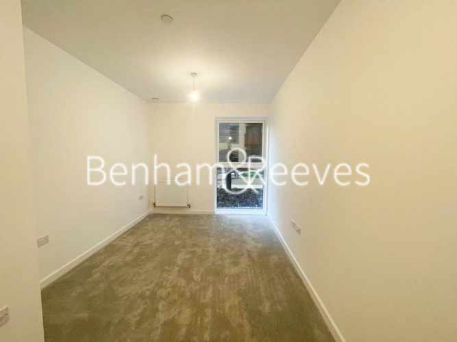2  bedrooms flat to rent in East Acton Lane, Acton, W3-image 5