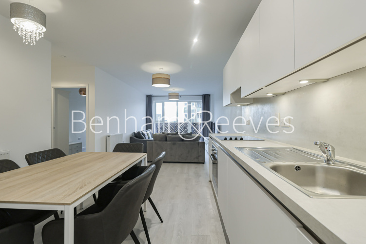 3  bedrooms flat to rent in East Acton Lane, Acton, W3-image 2