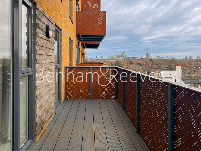 3  bedrooms flat to rent in East Acton Lane, Acton, W3-image 6