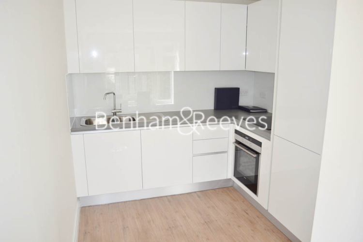 1 bedroom flat to rent in Havilland Mews, Shepherds Bush, W12-image 2