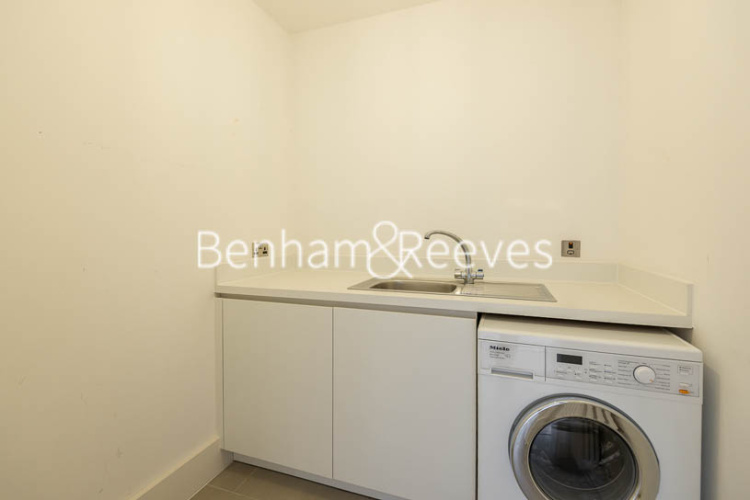 3 bedrooms flat to rent in Roehampton House, Roehampton, SW15-image 9