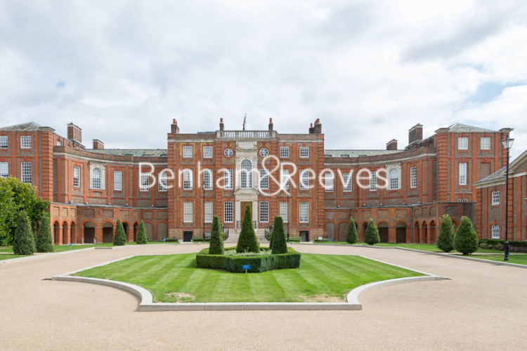 3  bedrooms flat to rent in Roehampton House, Roehampton, SW15-image 11