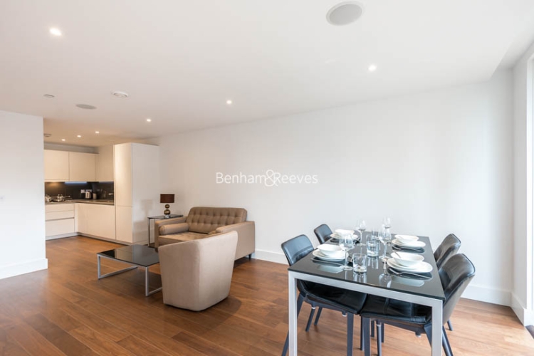 1 bedroom flat to rent in London Square, Putney, SW15-image 2