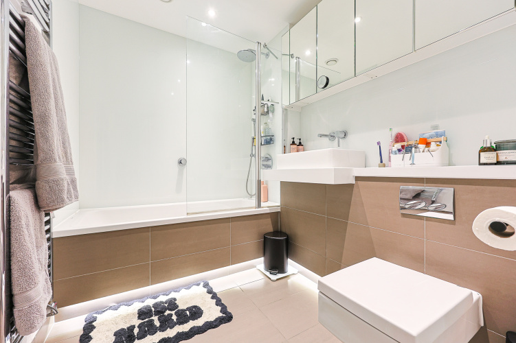 1 bedroom flat to rent in London Square, Putney, SW15-image 4