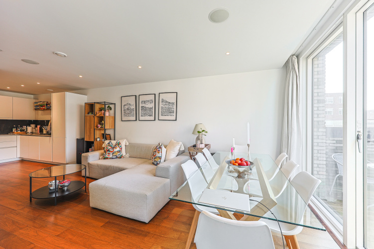 1  bedroom flat to rent in London Square, Putney, SW15-image 9
