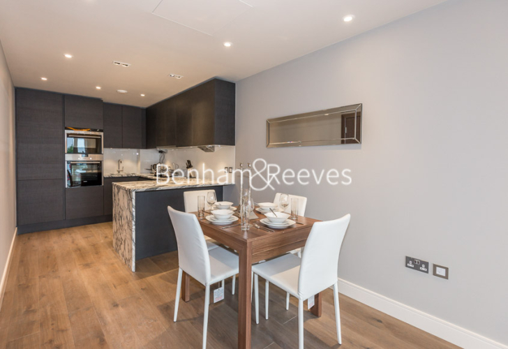 1 bedroom flat to rent in Parrs Way, Hammersmith, W6-image 2