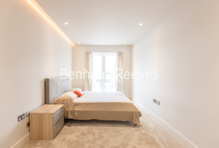 2  bedrooms flat to rent in Parr's Way, Hammersmith, W6-image 5