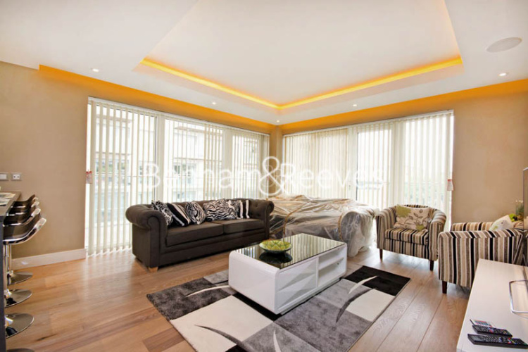2  bedrooms flat to rent in Brunswick House, Hammersmith, W6-image 1