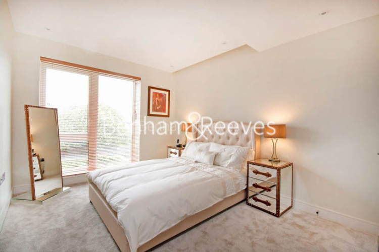 2  bedrooms flat to rent in Brunswick House, Hammersmith, W6-image 3