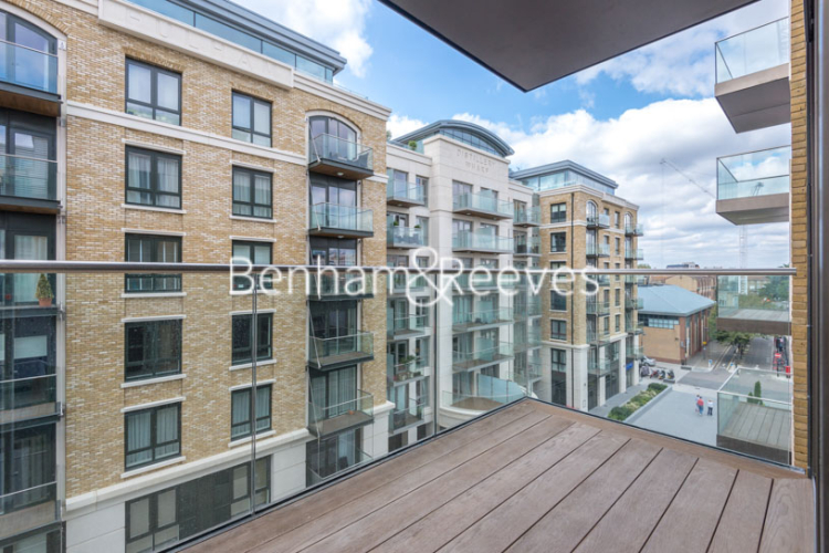 3 bedrooms flat to rent in Parr's Way, Hammermsith, W6-image 6
